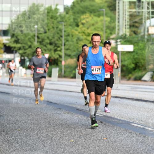 06.09.2026 - CURREX Alsterlauf Dr. Thomas Lammeyer http://msf.ph/oto/10122289 06.09.2026 09:37:27 Laufen 4175, 5925, 31, 12017 meine-sportfotos.de