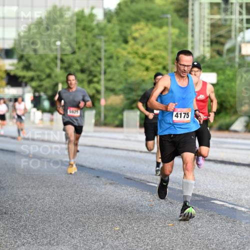 06.09.2026 - CURREX Alsterlauf Dr. Thomas Lammeyer http://msf.ph/oto/10122293 06.09.2026 09:37:27 Laufen 4175 meine-sportfotos.de