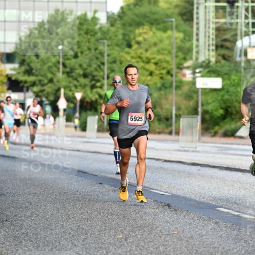 06.09.2026 - CURREX Alsterlauf Dr. Thomas Lammeyer http://msf.ph/oto/10122307 06.09.2026 09:37:29 Laufen 46, 5925 meine-sportfotos.de