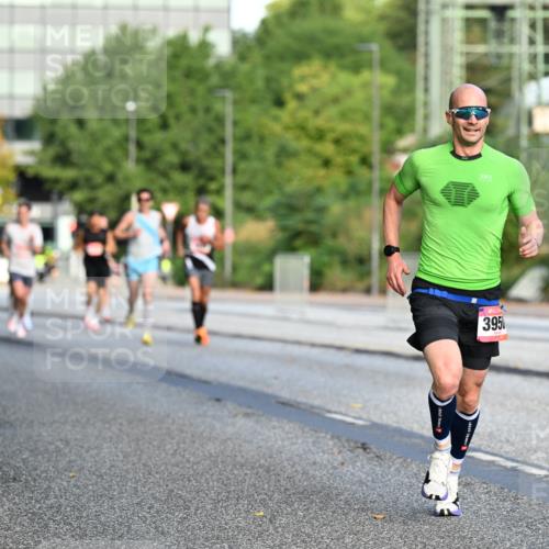 06.09.2026 - CURREX Alsterlauf Dr. Thomas Lammeyer http://msf.ph/oto/10122331 06.09.2026 09:37:32 Laufen 3950 meine-sportfotos.de