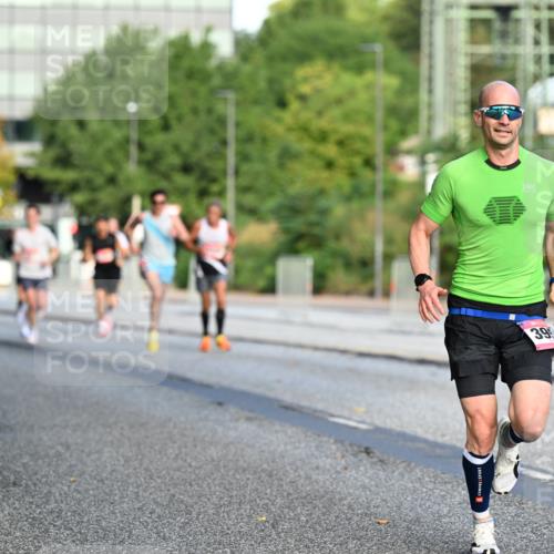 06.09.2026 - CURREX Alsterlauf Dr. Thomas Lammeyer http://msf.ph/oto/10122334 06.09.2026 09:37:32 Laufen 39 meine-sportfotos.de
