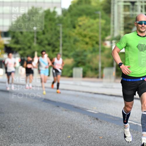 06.09.2026 - CURREX Alsterlauf Dr. Thomas Lammeyer http://msf.ph/oto/10122335 06.09.2026 09:37:33 Laufen 39 meine-sportfotos.de