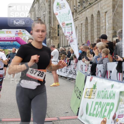 06.09.2026 - CURREX Alsterlauf Yannick Fuchs http://msf.ph/oto/10122344 06.09.2026 10:02:14 Ziel 2389, 2513, 2700, 3090, 3613, 3728, 3800, 4097, 4459, 4734, 4872, 5109, 5485, 5539, 5540, 5728, 6207, 6383, 8175 meine-sportfotos.de