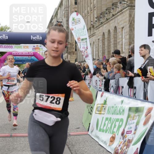 06.09.2026 - CURREX Alsterlauf Yannick Fuchs http://msf.ph/oto/10122355 06.09.2026 10:02:14 Ziel 2389, 2513, 2700, 3090, 3613, 3728, 3800, 4097, 4459, 4734, 4872, 5109, 5485, 5539, 5540, 5728, 6207, 6383, 8175 meine-sportfotos.de