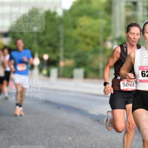 06.09.2026 - CURREX Alsterlauf Dr. Thomas Lammeyer http://msf.ph/oto/10122428 06.09.2026 09:37:43 Laufen 5828, 6222 meine-sportfotos.de