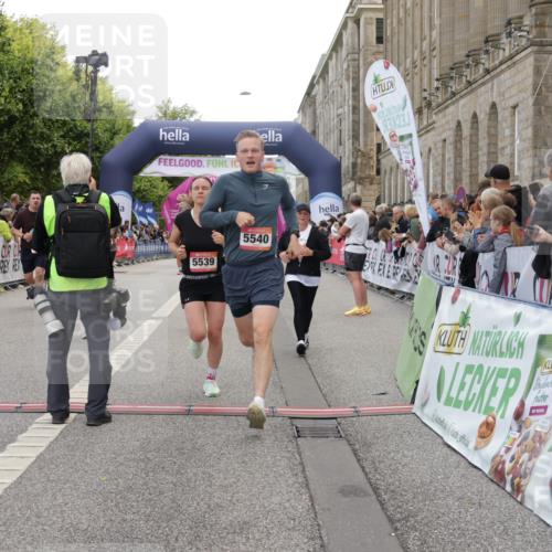 06.09.2026 - CURREX Alsterlauf Yannick Fuchs http://msf.ph/oto/10122437 06.09.2026 10:02:17 Ziel 2147, 2389, 2513, 2700, 3613, 3728, 3800, 4097, 4363, 4459, 4817, 4872, 5079, 5109, 5539, 5540, 5728, 5772, 5893, 6207, 6383, 8175 meine-sportfotos.de