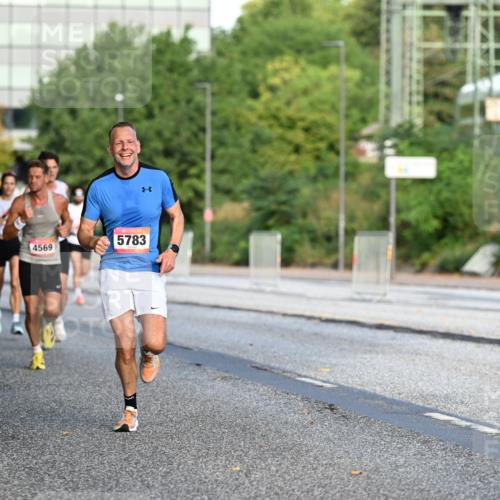 06.09.2026 - CURREX Alsterlauf Dr. Thomas Lammeyer http://msf.ph/oto/10122438 06.09.2026 09:37:44 Laufen 5783, 4569 meine-sportfotos.de