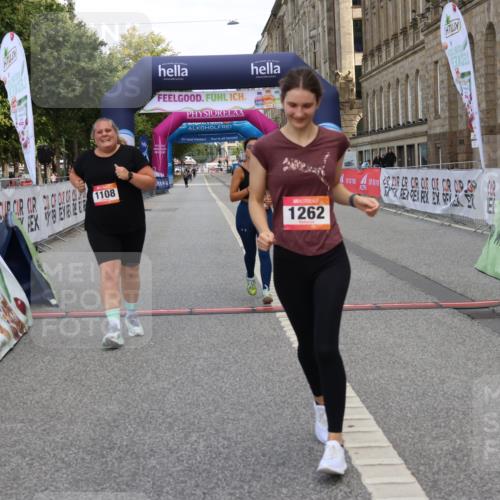 06.09.2026 - CURREX Alsterlauf Strokosch-Dieckow http://msf.ph/oto/10122478 06.09.2026 12:06:52 Ziel 1108, 1261, 1262 meine-sportfotos.de