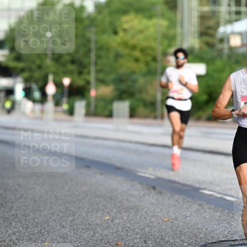 06.09.2026 - CURREX Alsterlauf Dr. Thomas Lammeyer http://msf.ph/oto/10122481 06.09.2026 09:37:50 Laufen 131 meine-sportfotos.de