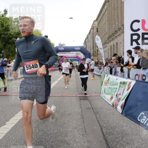 06.09.2026 - CURREX Alsterlauf Yannick Fuchs http://msf.ph/oto/10122483 06.09.2026 10:02:18 Ziel 2147, 2389, 2513, 2700, 3613, 3728, 3800, 4363, 4459, 4817, 4872, 5079, 5109, 5328, 5539, 5540, 5728, 5772, 5893, 6207, 6383 meine-sportfotos.de