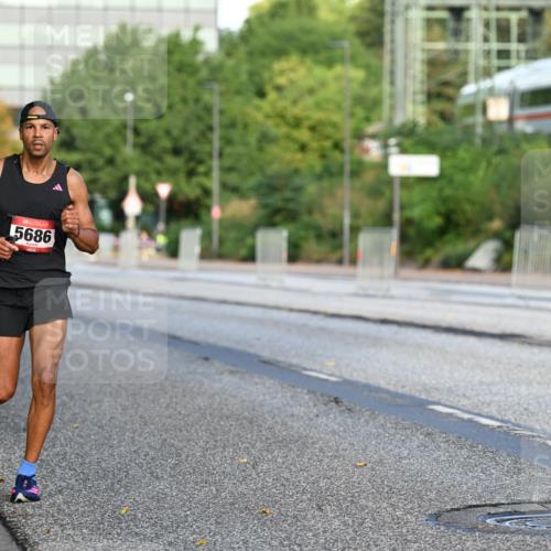 06.09.2026 - CURREX Alsterlauf Dr. Thomas Lammeyer http://msf.ph/oto/10122485 06.09.2026 09:37:52 Laufen 5686 meine-sportfotos.de