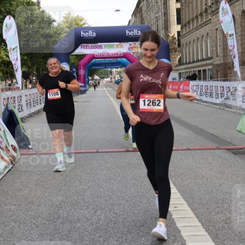 06.09.2026 - CURREX Alsterlauf Strokosch-Dieckow http://msf.ph/oto/10122487 06.09.2026 12:06:52 Ziel 1108, 1261, 1262 meine-sportfotos.de