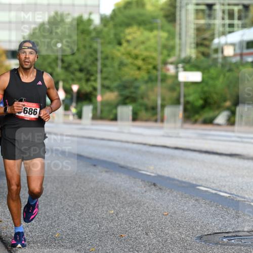06.09.2026 - CURREX Alsterlauf Dr. Thomas Lammeyer http://msf.ph/oto/10122492 06.09.2026 09:37:52 Laufen 686 meine-sportfotos.de