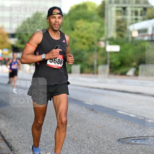 06.09.2026 - CURREX Alsterlauf Dr. Thomas Lammeyer http://msf.ph/oto/10122494 06.09.2026 09:37:53 Laufen 5686 meine-sportfotos.de