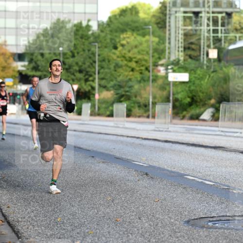 06.09.2026 - CURREX Alsterlauf Dr. Thomas Lammeyer http://msf.ph/oto/10122567 06.09.2026 09:38:05 Laufen 3054 meine-sportfotos.de