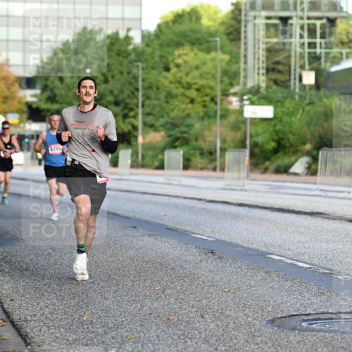 06.09.2026 - CURREX Alsterlauf Dr. Thomas Lammeyer http://msf.ph/oto/10122568 06.09.2026 09:38:05 Laufen 551 meine-sportfotos.de