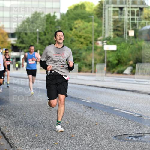 06.09.2026 - CURREX Alsterlauf Dr. Thomas Lammeyer http://msf.ph/oto/10122575 06.09.2026 09:38:05 Laufen 3854 meine-sportfotos.de