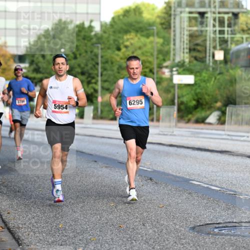 06.09.2026 - CURREX Alsterlauf Dr. Thomas Lammeyer http://msf.ph/oto/10122604 06.09.2026 09:38:08 Laufen 6129, 3786, 5954, 6295 meine-sportfotos.de