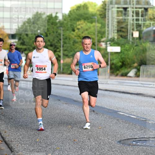 06.09.2026 - CURREX Alsterlauf Dr. Thomas Lammeyer http://msf.ph/oto/10122605 06.09.2026 09:38:08 Laufen 129, 5954, 6295 meine-sportfotos.de