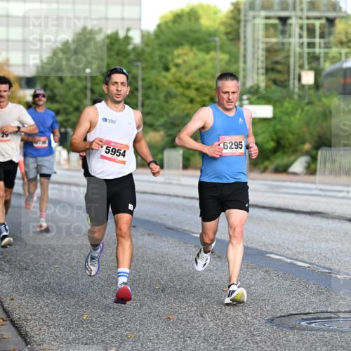 06.09.2026 - CURREX Alsterlauf Dr. Thomas Lammeyer http://msf.ph/oto/10122609 06.09.2026 09:38:08 Laufen 6129, 5954, 6295 meine-sportfotos.de