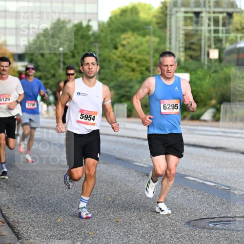 06.09.2026 - CURREX Alsterlauf Dr. Thomas Lammeyer http://msf.ph/oto/10122611 06.09.2026 09:38:09 Laufen 6129, 3706, 15, 5954, 6295 meine-sportfotos.de