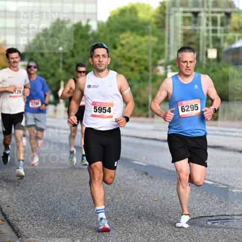 06.09.2026 - CURREX Alsterlauf Dr. Thomas Lammeyer http://msf.ph/oto/10122612 06.09.2026 09:38:09 Laufen 5954, 6295 meine-sportfotos.de