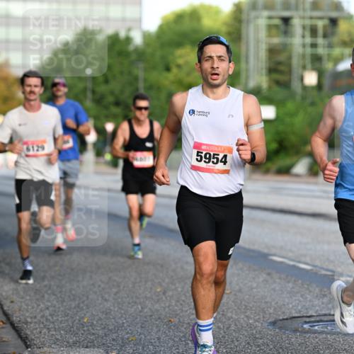 06.09.2026 - CURREX Alsterlauf Dr. Thomas Lammeyer http://msf.ph/oto/10122618 06.09.2026 09:38:09 Laufen 6, 6129, 5954, 6295 meine-sportfotos.de