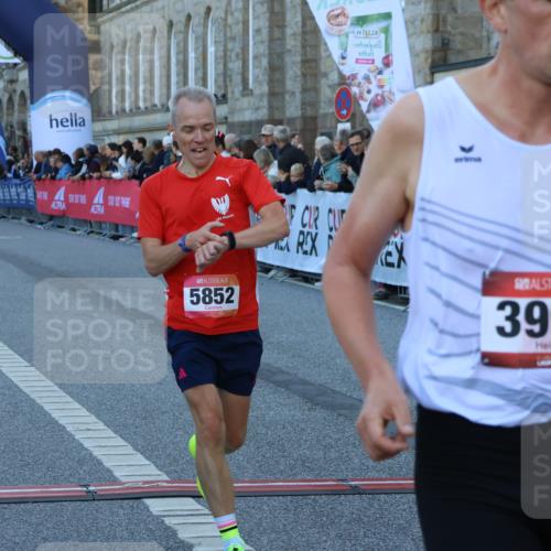 06.09.2026 - CURREX Alsterlauf Strokosch-Dieckow http://msf.ph/oto/10122624 06.09.2026 09:40:25 Ziel 2299, 3990, 4569, 4636, 5302, 5399, 5783, 5828, 5852, 6222 meine-sportfotos.de