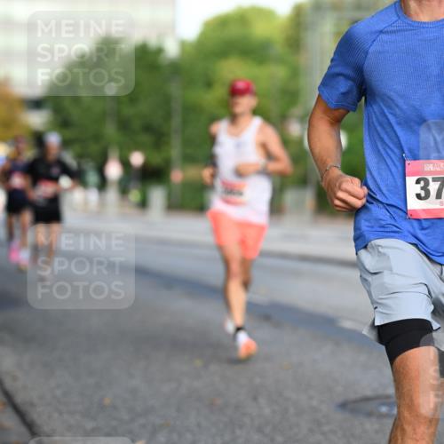 06.09.2026 - CURREX Alsterlauf Dr. Thomas Lammeyer http://msf.ph/oto/10122653 06.09.2026 09:38:13 Laufen 3786 meine-sportfotos.de