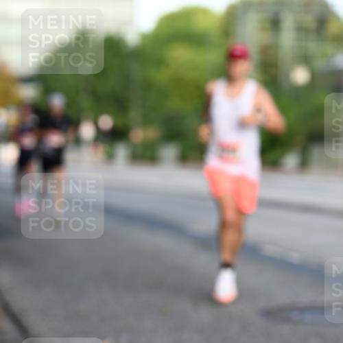 06.09.2026 - CURREX Alsterlauf Dr. Thomas Lammeyer http://msf.ph/oto/10122659 06.09.2026 09:38:13 Laufen  meine-sportfotos.de