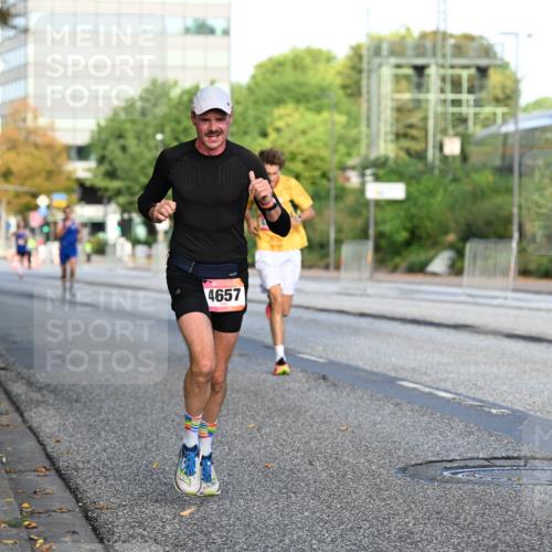 06.09.2026 - CURREX Alsterlauf Dr. Thomas Lammeyer http://msf.ph/oto/10122736 06.09.2026 09:38:21 Laufen 4657 meine-sportfotos.de