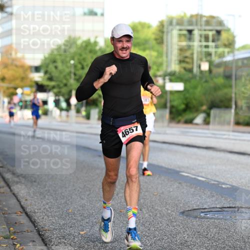 06.09.2026 - CURREX Alsterlauf Dr. Thomas Lammeyer http://msf.ph/oto/10122741 06.09.2026 09:38:21 Laufen 4657 meine-sportfotos.de