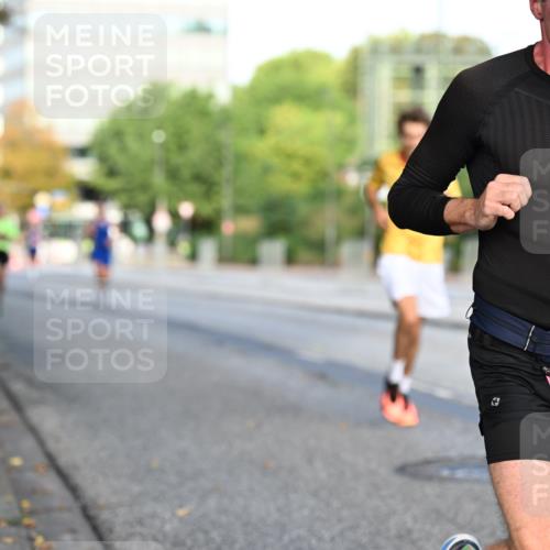 06.09.2026 - CURREX Alsterlauf Dr. Thomas Lammeyer http://msf.ph/oto/10122754 06.09.2026 09:38:22 Laufen 4657 meine-sportfotos.de