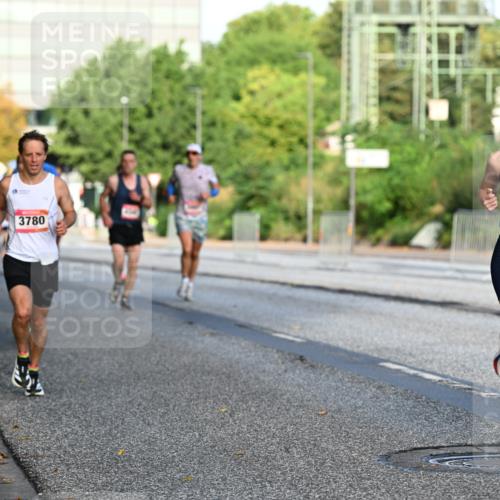 06.09.2026 - CURREX Alsterlauf Dr. Thomas Lammeyer http://msf.ph/oto/10122848 06.09.2026 09:38:34 Laufen 3780, 4172 meine-sportfotos.de