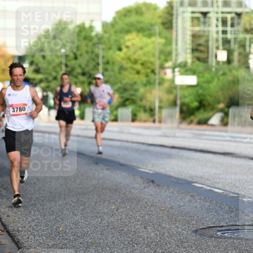 06.09.2026 - CURREX Alsterlauf Dr. Thomas Lammeyer http://msf.ph/oto/10122850 06.09.2026 09:38:34 Laufen 3780, 4172 meine-sportfotos.de