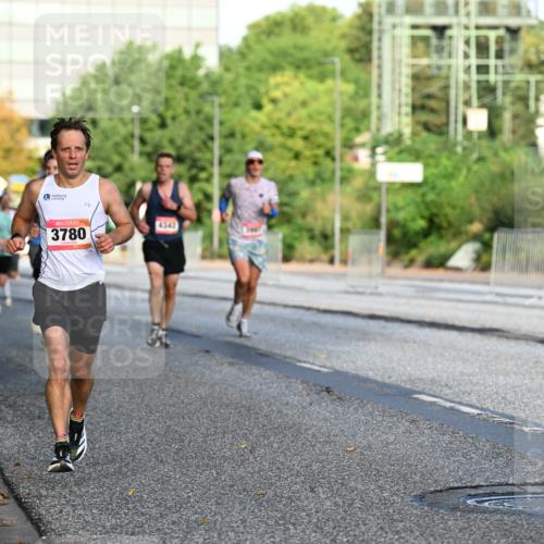 06.09.2026 - CURREX Alsterlauf Dr. Thomas Lammeyer http://msf.ph/oto/10122855 06.09.2026 09:38:34 Laufen 3780, 4342 meine-sportfotos.de