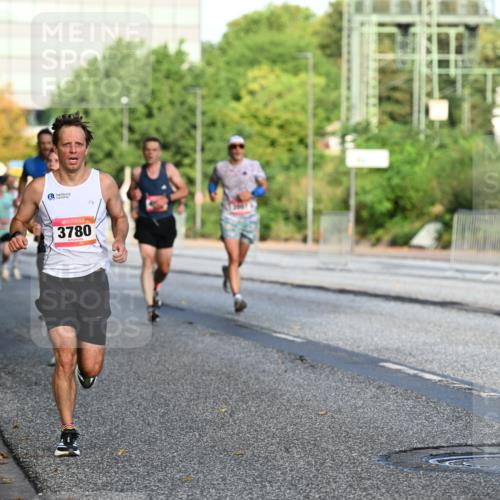 06.09.2026 - CURREX Alsterlauf Dr. Thomas Lammeyer http://msf.ph/oto/10122857 06.09.2026 09:38:34 Laufen 3780 meine-sportfotos.de