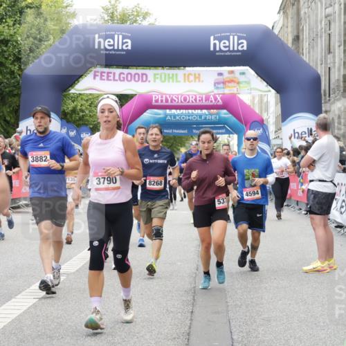 06.09.2026 - CURREX Alsterlauf Yannick Fuchs http://msf.ph/oto/10122858 06.09.2026 10:02:32 Ziel 2135, 2486, 2488, 2817, 2886, 3062, 3447, 3584, 3790, 3858, 3882, 4173, 4325, 4550, 4594, 5075, 5379, 5517, 5655, 5908, 6152, 6174, 6203, 6233, 8268, 8331 meine-sportfotos.de