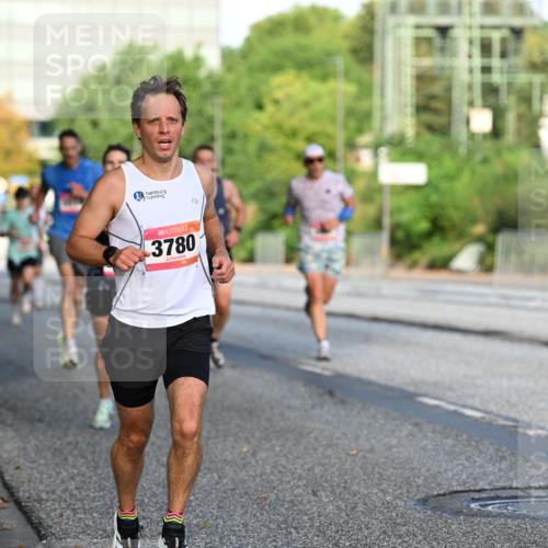 06.09.2026 - CURREX Alsterlauf Dr. Thomas Lammeyer http://msf.ph/oto/10122863 06.09.2026 09:38:35 Laufen 3780 meine-sportfotos.de