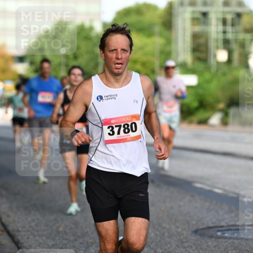 06.09.2026 - CURREX Alsterlauf Dr. Thomas Lammeyer http://msf.ph/oto/10122869 06.09.2026 09:38:36 Laufen 3780 meine-sportfotos.de