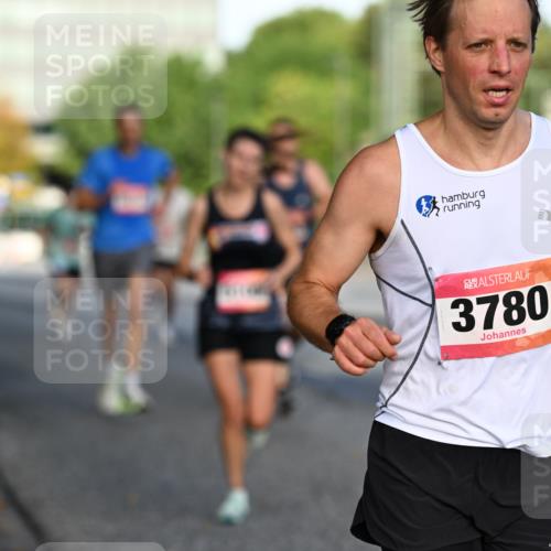 06.09.2026 - CURREX Alsterlauf Dr. Thomas Lammeyer http://msf.ph/oto/10122873 06.09.2026 09:38:36 Laufen 3780 meine-sportfotos.de