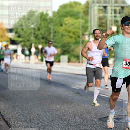 06.09.2026 - CURREX Alsterlauf Dr. Thomas Lammeyer http://msf.ph/oto/10122921 06.09.2026 09:38:41 Laufen 2424, 3053 meine-sportfotos.de