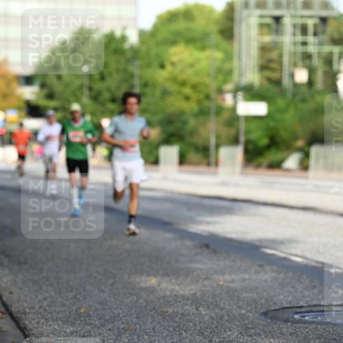 06.09.2026 - CURREX Alsterlauf Dr. Thomas Lammeyer http://msf.ph/oto/10122967 06.09.2026 09:38:46 Laufen  meine-sportfotos.de