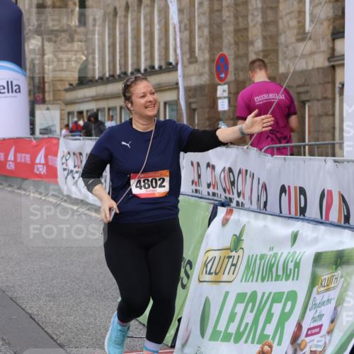 06.09.2026 - CURREX Alsterlauf Strokosch-Dieckow http://msf.ph/oto/10122975 06.09.2026 12:08:51 Ziel 4802 meine-sportfotos.de