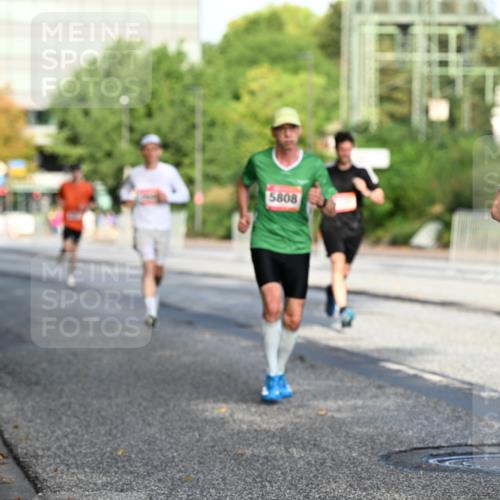 06.09.2026 - CURREX Alsterlauf Dr. Thomas Lammeyer http://msf.ph/oto/10122999 06.09.2026 09:38:49 Laufen 5808, 83 meine-sportfotos.de