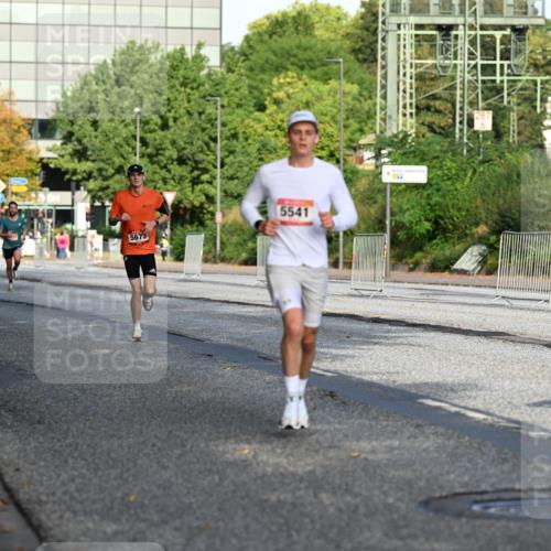 06.09.2026 - CURREX Alsterlauf Dr. Thomas Lammeyer http://msf.ph/oto/10123012 06.09.2026 09:38:51 Laufen 5673, 5541 meine-sportfotos.de