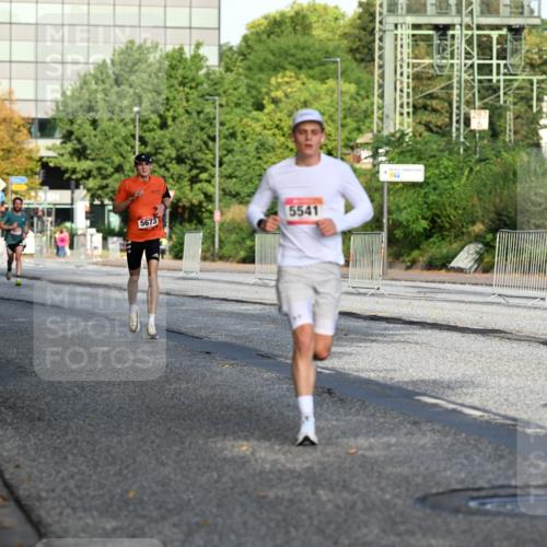 06.09.2026 - CURREX Alsterlauf Dr. Thomas Lammeyer http://msf.ph/oto/10123013 06.09.2026 09:38:51 Laufen 5673, 5541 meine-sportfotos.de