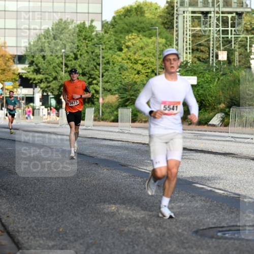 06.09.2026 - CURREX Alsterlauf Dr. Thomas Lammeyer http://msf.ph/oto/10123019 06.09.2026 09:38:51 Laufen 5673, 5541 meine-sportfotos.de