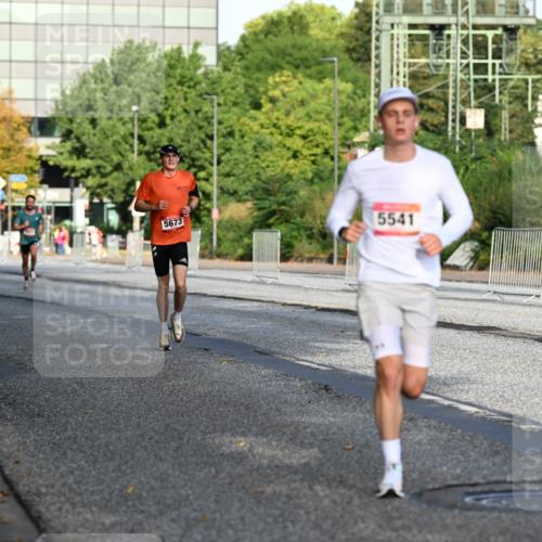 06.09.2026 - CURREX Alsterlauf Dr. Thomas Lammeyer http://msf.ph/oto/10123021 06.09.2026 09:38:52 Laufen 5673, 5541 meine-sportfotos.de