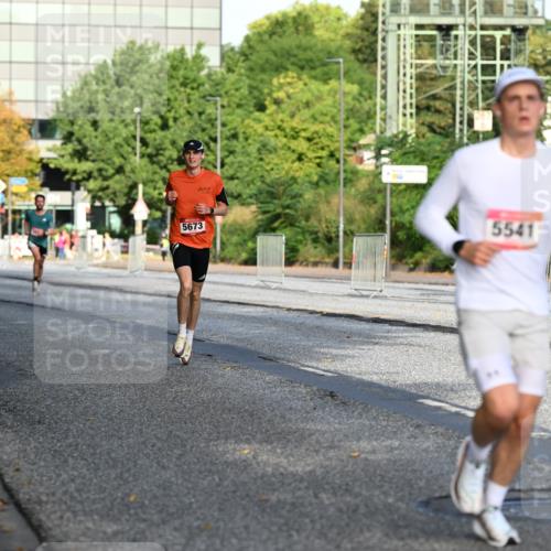 06.09.2026 - CURREX Alsterlauf Dr. Thomas Lammeyer http://msf.ph/oto/10123026 06.09.2026 09:38:52 Laufen 5673, 5541 meine-sportfotos.de